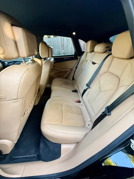 2018 Porsche Macan - Image 8 of 10