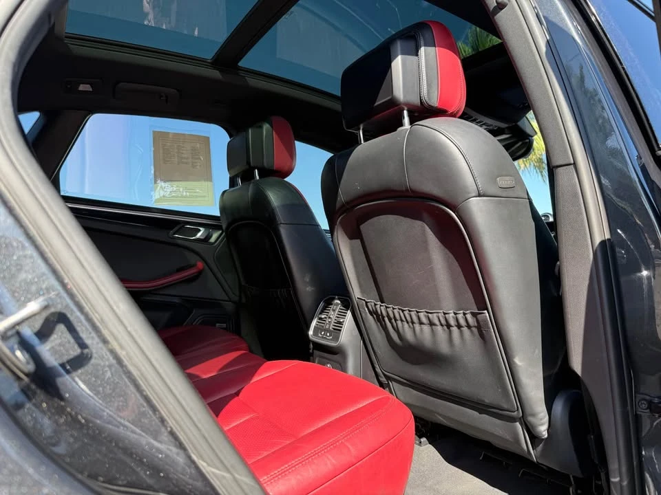 2018 Porsche Macan - Image 15 of 20