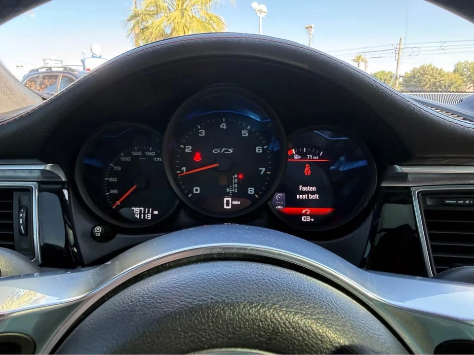 2018 Porsche Macan - Image 17 of 20