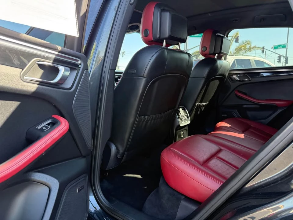 2018 Porsche Macan - Image 14 of 20