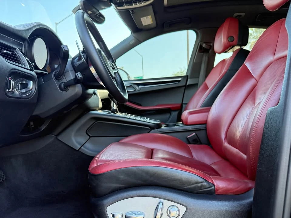 2018 Porsche Macan - Image 12 of 20