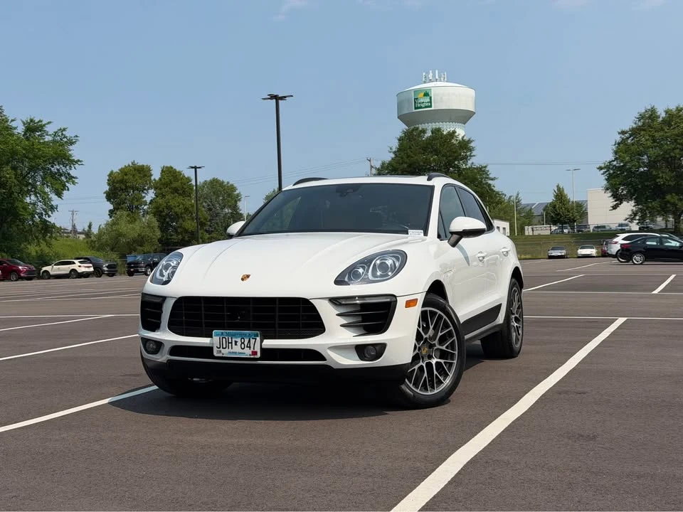 2018 Porsche Macan - Image 2 of 11