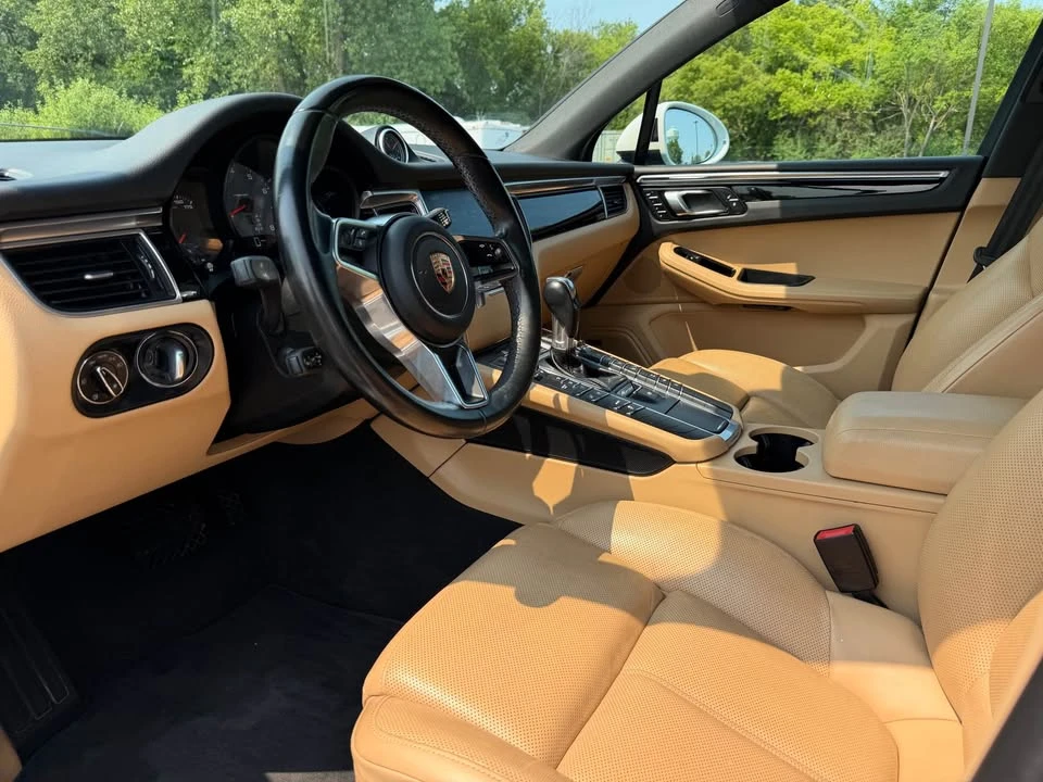 2018 Porsche Macan - Image 7 of 11