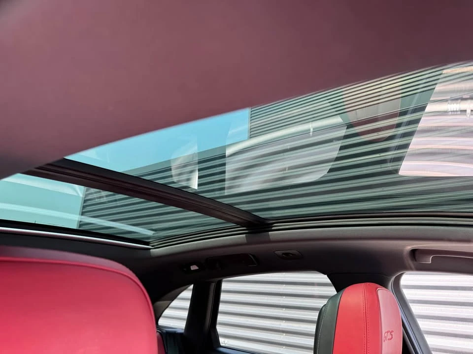2018 Porsche Macan - Image 12 of 18