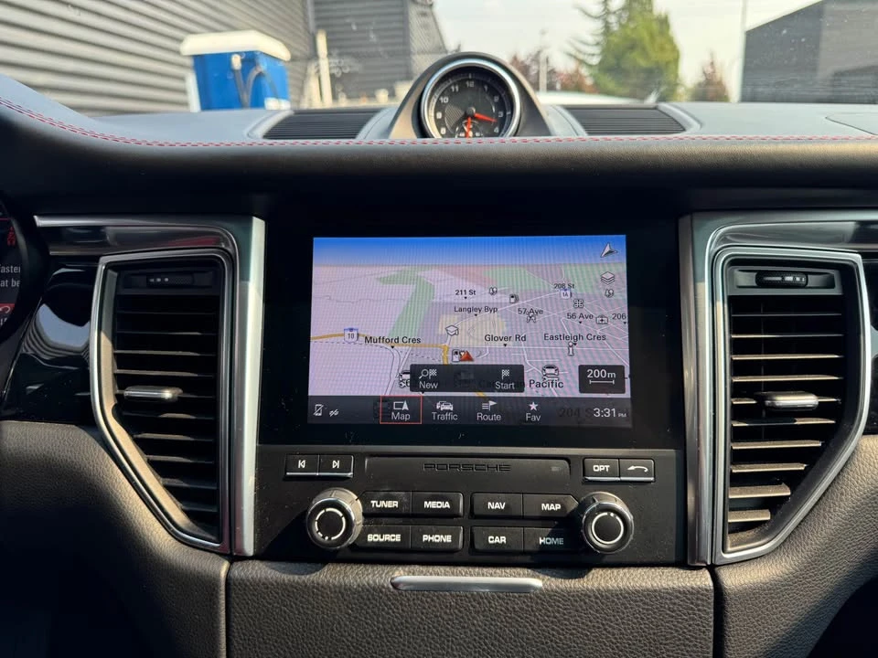 2018 Porsche Macan - Image 8 of 18