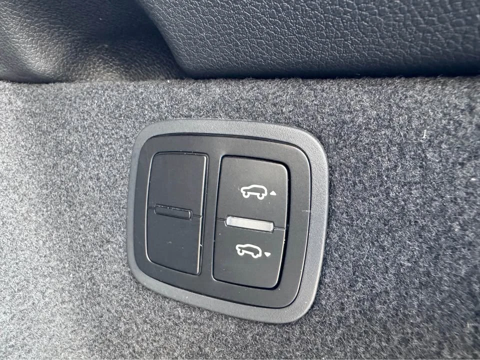 2018 Porsche Macan - Image 18 of 18
