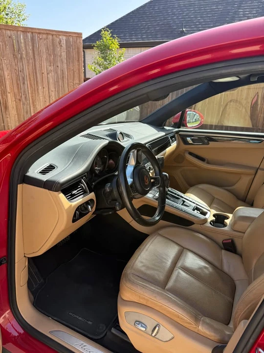 2018 Porsche Macan - Image 11 of 17