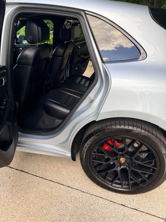 2018 Porsche Macan - Image 10 of 17