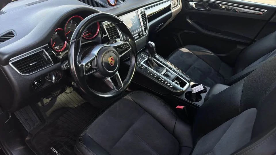2018 Porsche Macan - Image 7 of 10