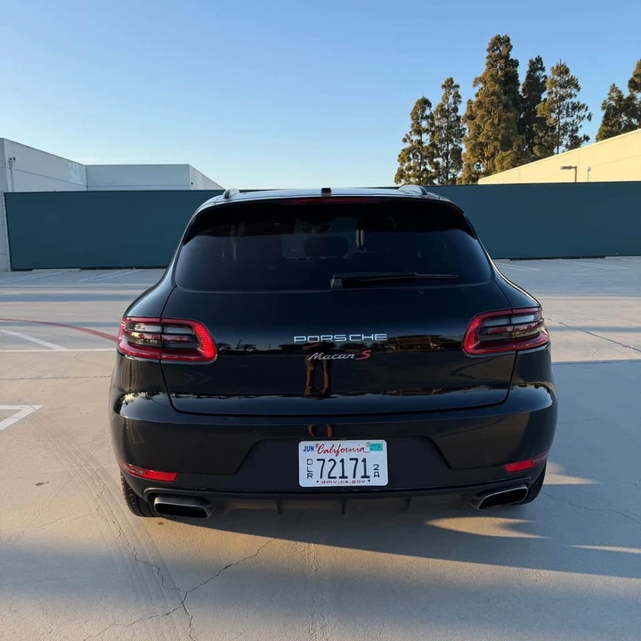 2018 Porsche Macan - Image 2 of 18