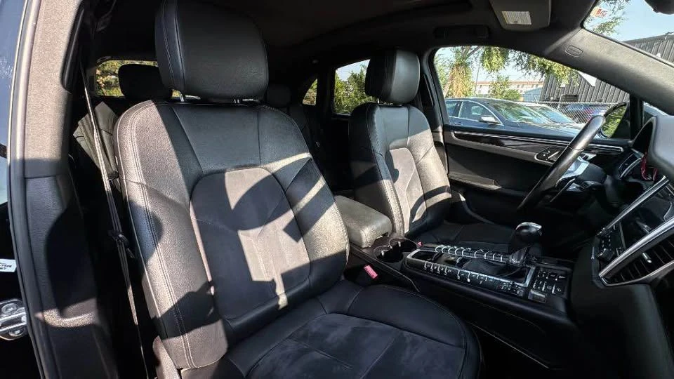 2018 Porsche Macan - Image 8 of 10