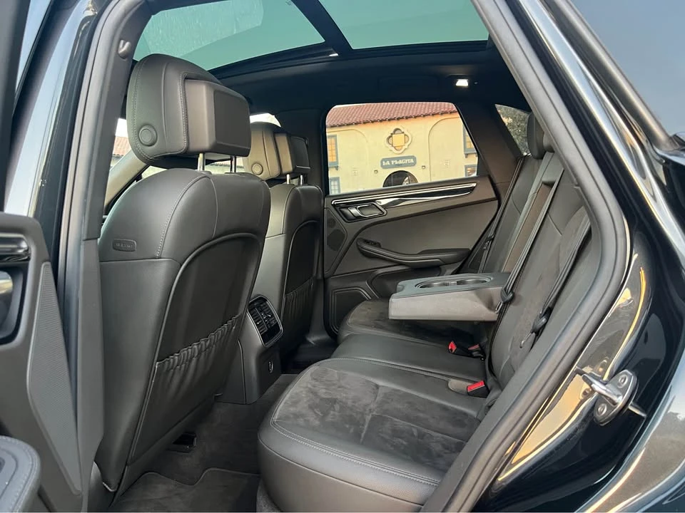 2018 Porsche Macan - Image 11 of 20