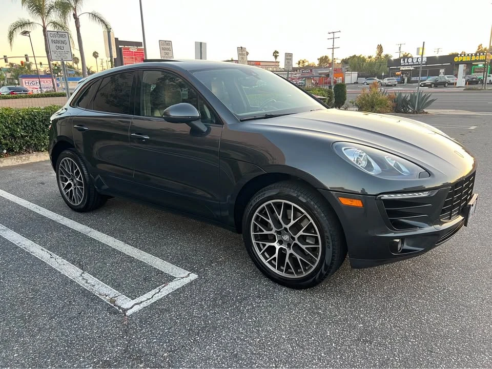 2018 Porsche Macan - Image 9 of 20