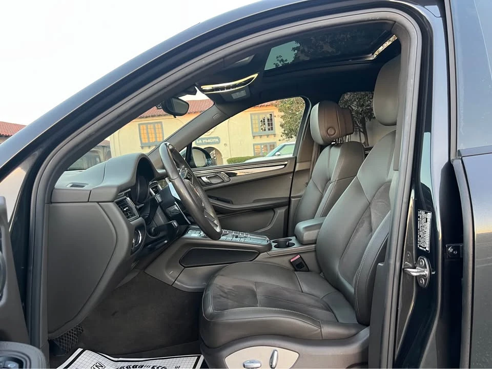 2018 Porsche Macan - Image 10 of 20