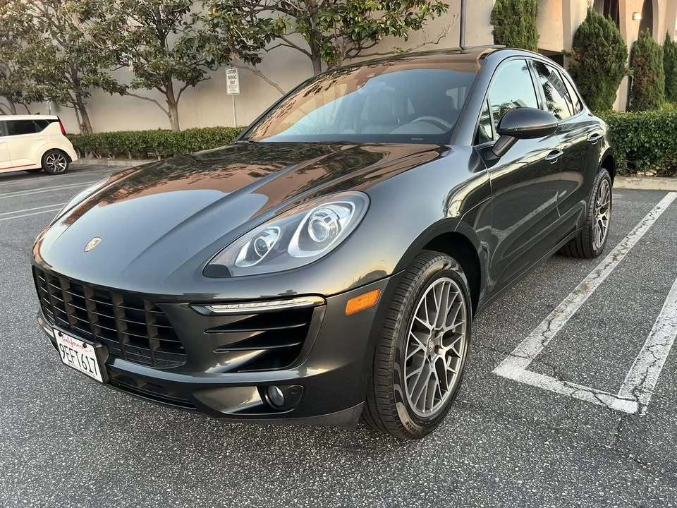 2018 Porsche Macan - Image 19 of 20