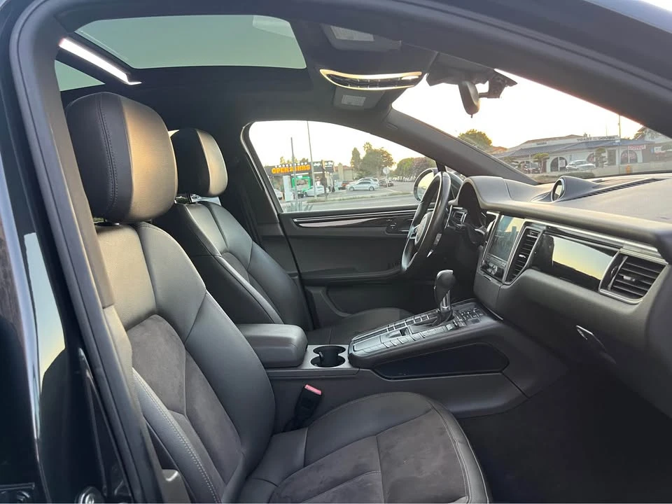 2018 Porsche Macan - Image 13 of 20