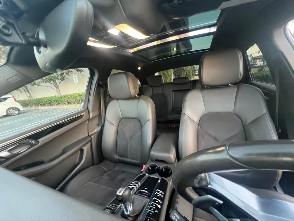 2018 Porsche Macan - Image 14 of 20
