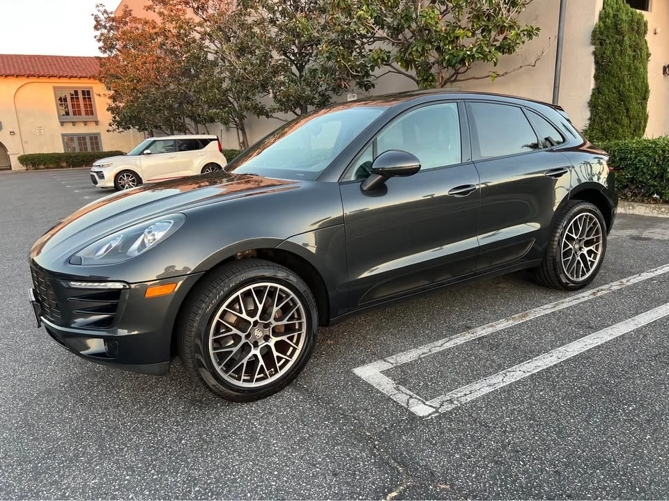 2018 Porsche Macan - Image 2 of 20