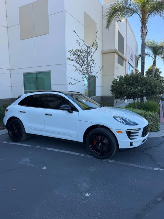 2018 Porsche Macan - Image 2 of 9
