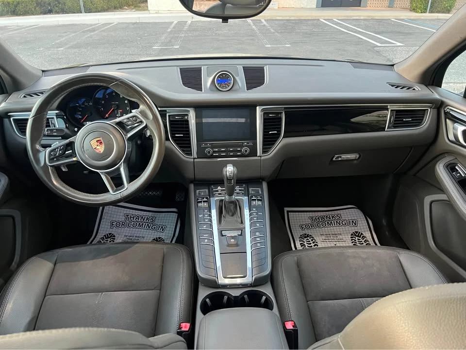 2018 Porsche Macan - Image 12 of 20