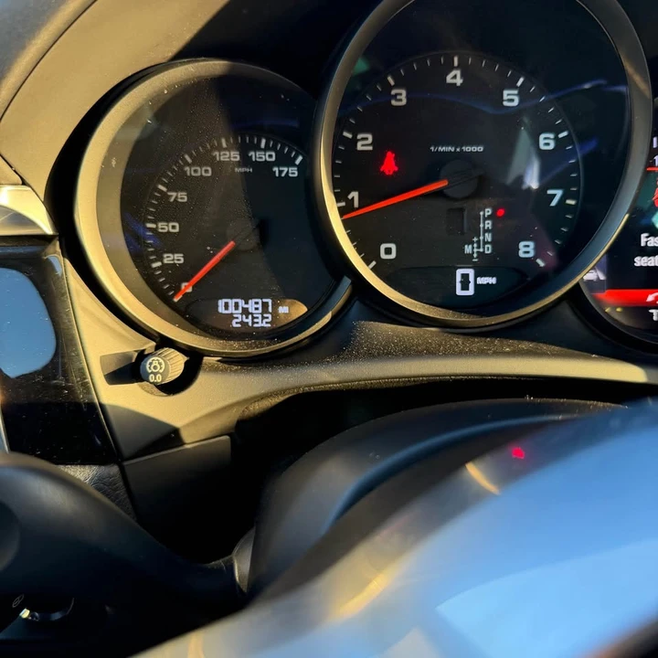 2018 Porsche Macan - Image 14 of 18