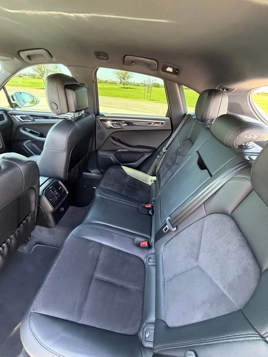 2018 Porsche Macan - Image 6 of 16