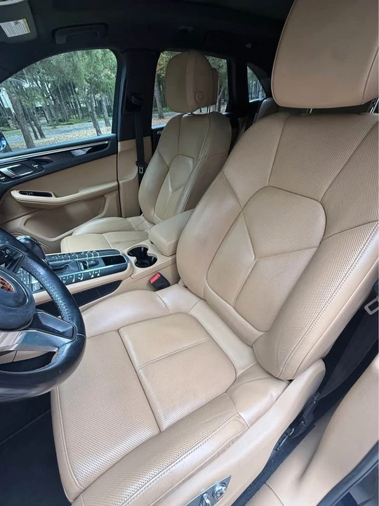 2018 Porsche Macan - Image 14 of 18