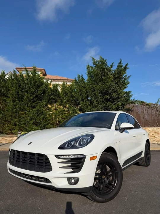 2018 Porsche Macan - Image 2 of 20
