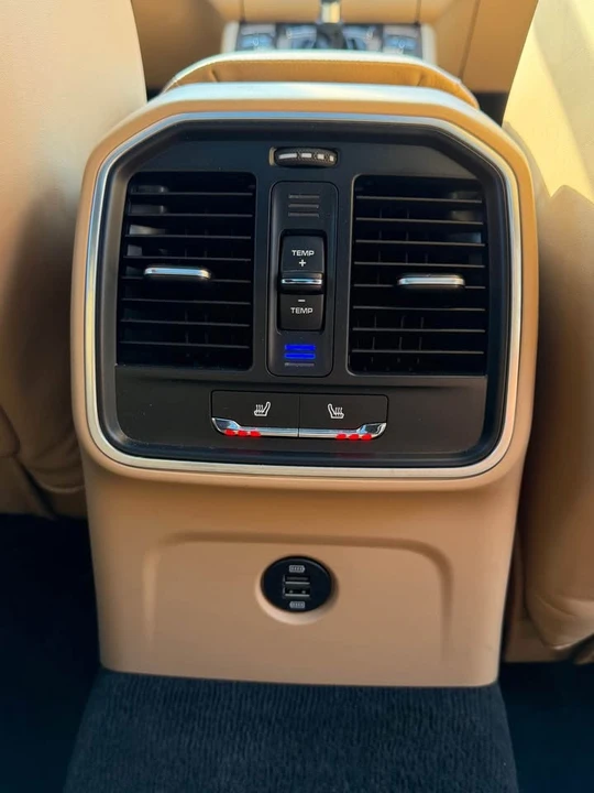 2018 Porsche Macan - Image 15 of 20