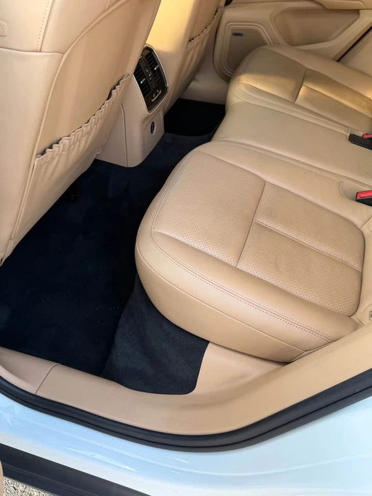 2018 Porsche Macan - Image 9 of 20