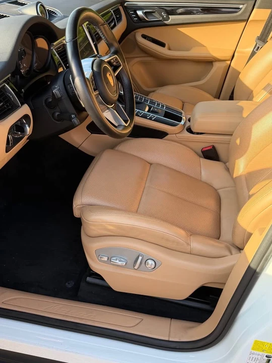 2018 Porsche Macan - Image 8 of 20