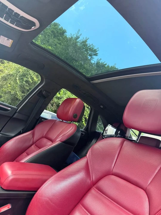 2018 Porsche Macan - Image 11 of 20
