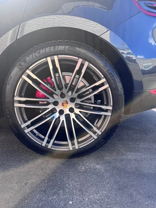 2018 Porsche Macan - Image 19 of 20