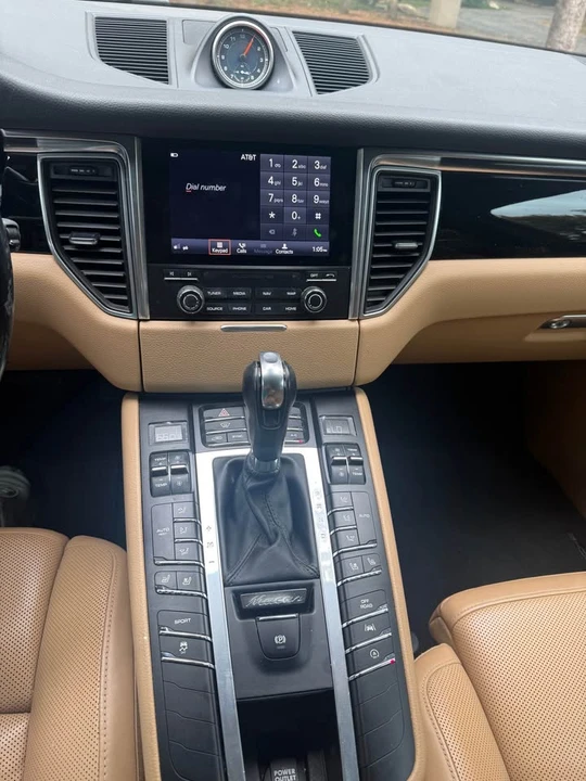 2018 Porsche Macan - Image 7 of 18