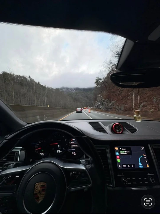 2018 Porsche Macan - Image 6 of 7