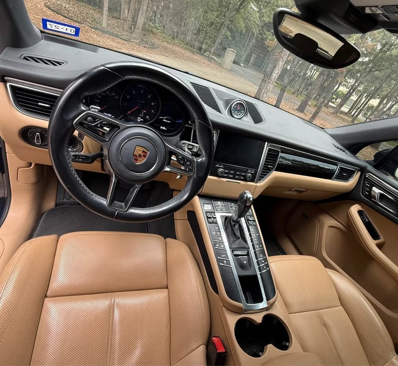 2018 Porsche Macan - Image 13 of 18