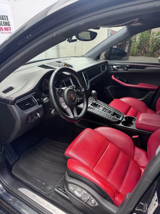 2018 Porsche Macan - Image 10 of 20