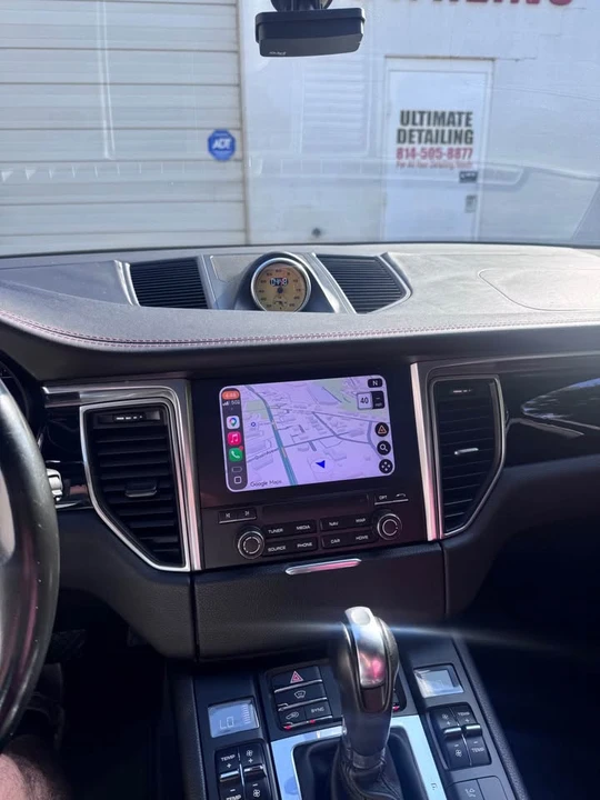 2018 Porsche Macan - Image 14 of 20