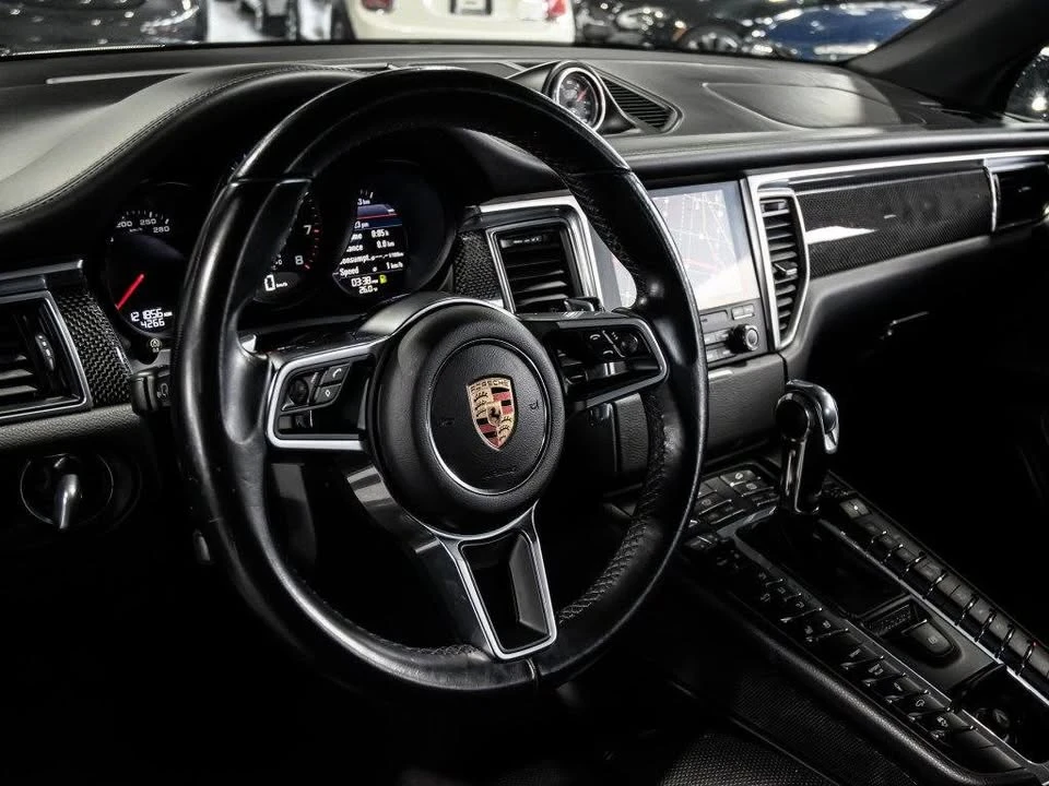 2018 Porsche Macan - Image 5 of 10