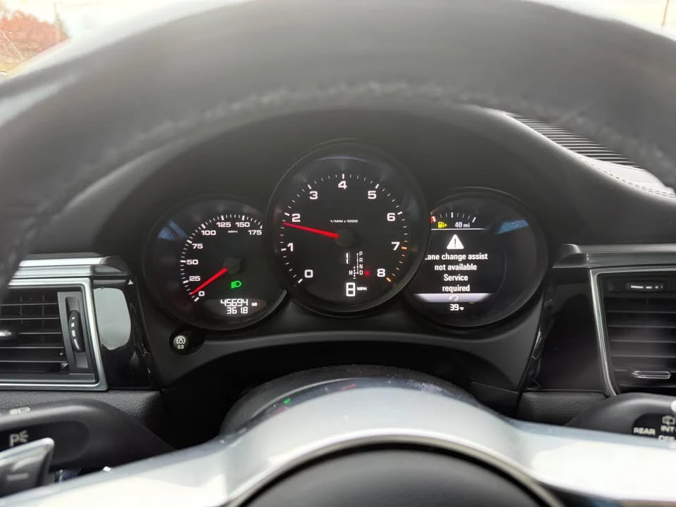 2018 Porsche Macan - Image 8 of 15