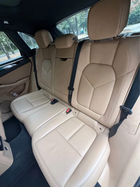 2018 Porsche Macan - Image 11 of 18