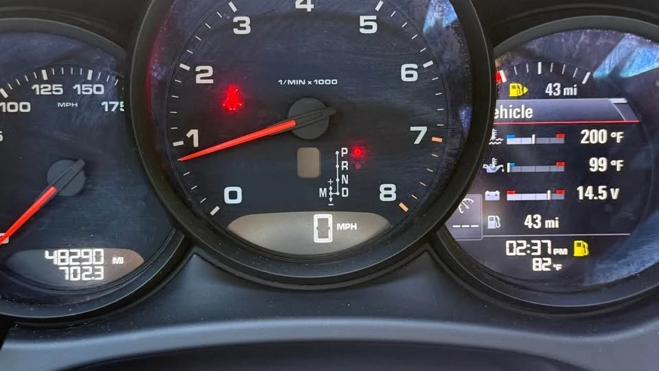 2018 Porsche Macan - Image 11 of 15