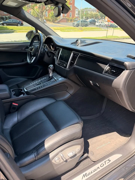 2018 Porsche Macan - Image 6 of 8