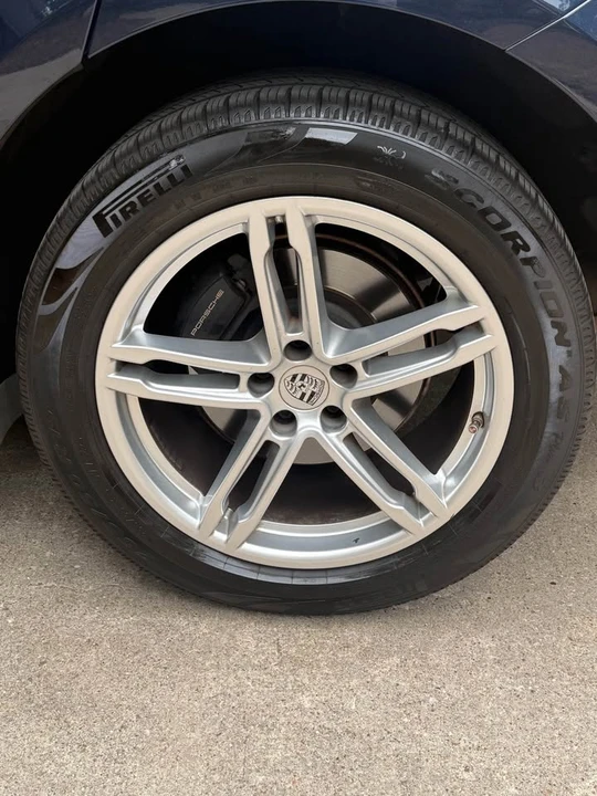 2018 Porsche Macan - Image 17 of 18