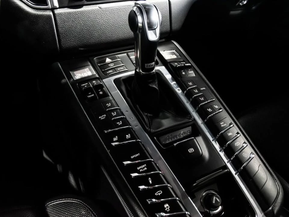2018 Porsche Macan - Image 7 of 10
