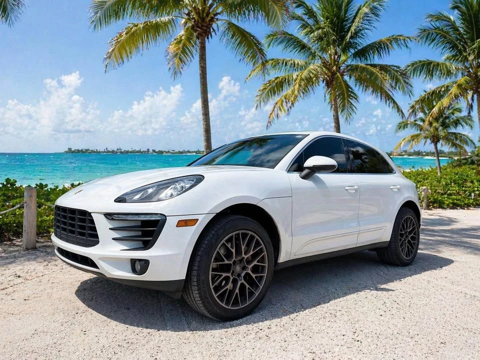 2018 Porsche Macan - Image 9 of 14