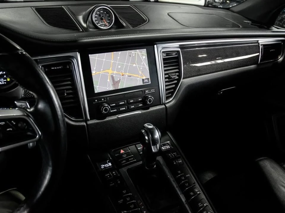 2018 Porsche Macan - Image 8 of 10