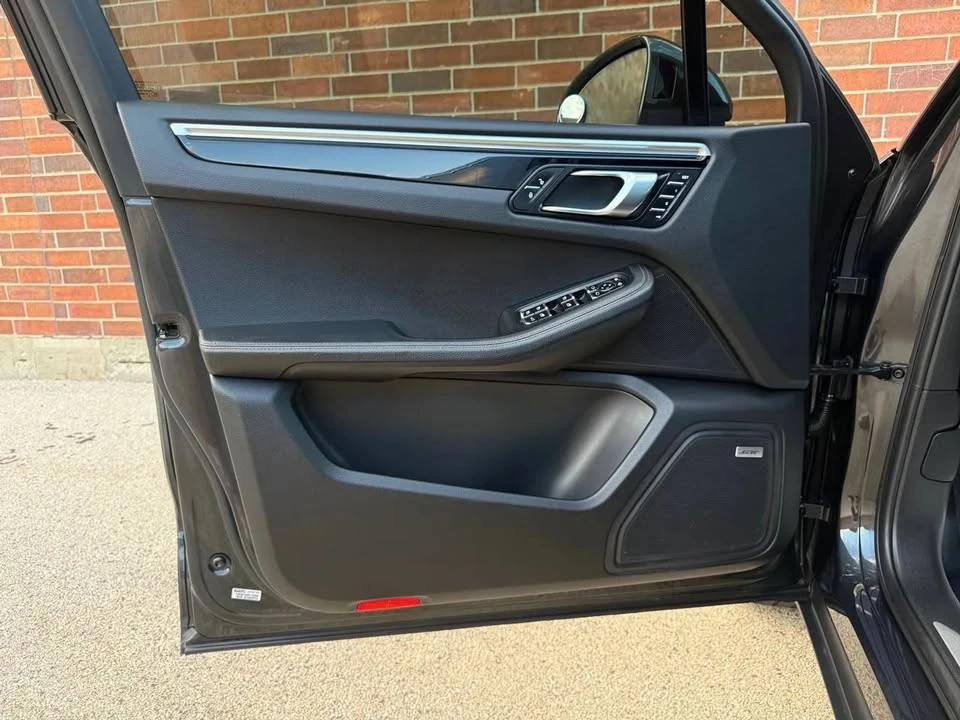 2018 Porsche Macan - Image 12 of 20