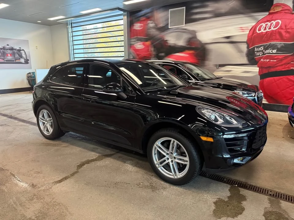 2018 Porsche Macan - Image 2 of 15