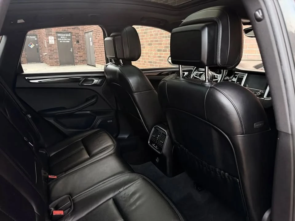 2018 Porsche Macan - Image 17 of 20